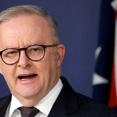 Conservative Party Rivals Locked in ‘Race to the Bottom’: PM