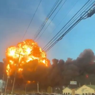 Cargo plane crashes after takeoff from US’ Louisville Airport, bursts into flames; 3 killed – Video