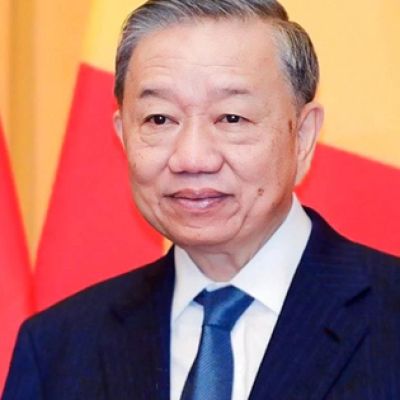 Vietnamese Party chief’s article highlights mettle, wisdom, and achievements of Laos after 50 years of founding