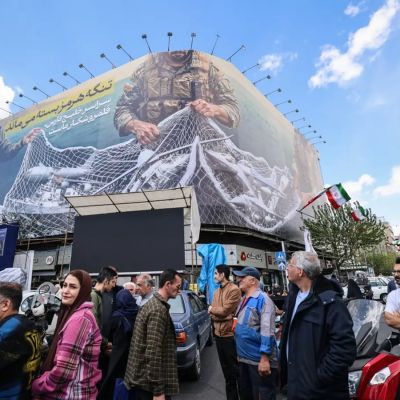 After reimposing restrictions on Hormuz, Iran sets these conditions for vessel passage