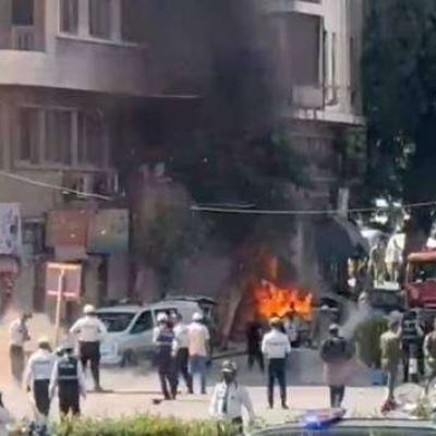 Blasts rock Damascus during Macron visit