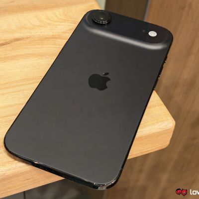 iPhone Air Review: Strangely Mundane