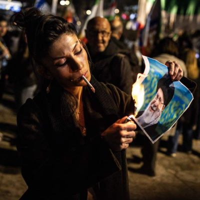 Iran halts executions, Trump ‘to watch it and see’ amid claims of 3 428 dead