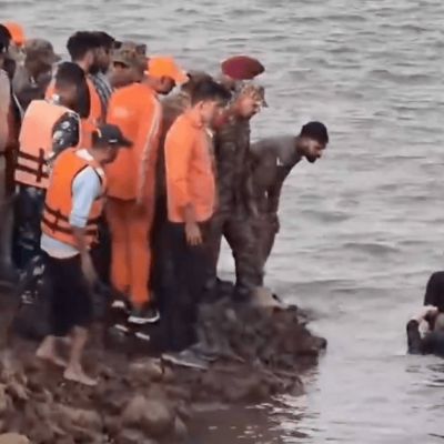 Jabalpur boat tragedy: Bodies of mother holding her 4-year-old son in arms is heartbreaking