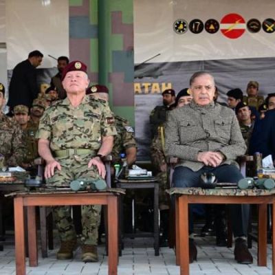 Jordan King visits GIDS, lauds professionalism, operational capabilities of Pak Army