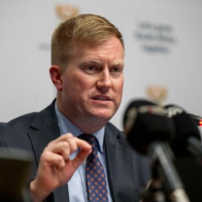 Minister Macpherson praises construction industry body CIDB’s blacklisting of 40 contractors