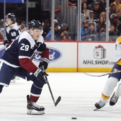 MacKinnon stays hot, Avalanche defeat Predators | NHL.com