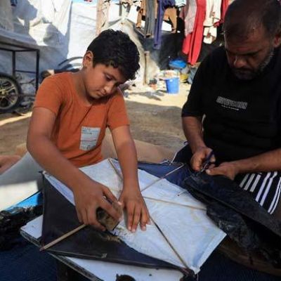 Gaza parents urged to stop children flying kites – Pakistan Today