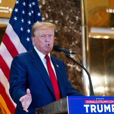 Election Updates: Trump goes from court to Trump Tower to the octagon for a U.F.C. fight.