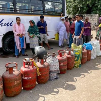 Govt Doubles Daily Allocation Of 5-kg Free Trade LPG For Migrant Labourers Amid Supply Strain