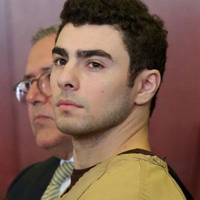 Accused CEO assassin Luigi Mangione asks judge to toss evidence from his arrest