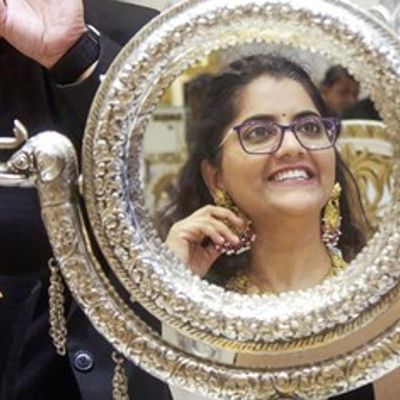 Gold and silver rise amid US-Iran war tensions and weaker dollar