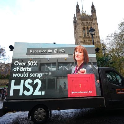 Britain’s unpopular government prepares a high-stakes budget and hopes for growth