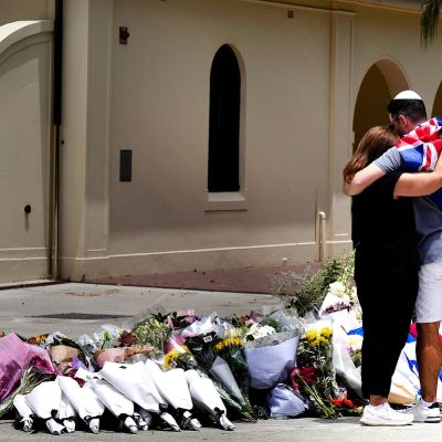 Australian Prime Minister Albanese proposes tougher national gun laws after mass shooting in Sydney