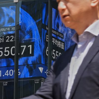 Asian stocks fall, oil prices gain after Trump warns the Iran ‘clock is ticking’