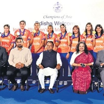 CM Majhi announces Rs 11 lakh cash award for each player of national hockey teams