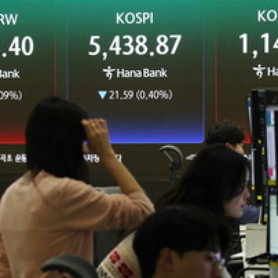 Seoul stocks end tad lower amid mixed signals on Iran war