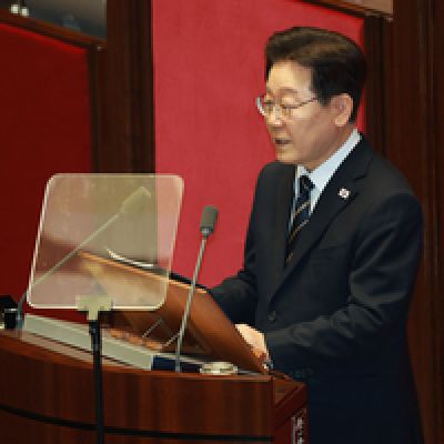 Lee urges swift extra budget passage, says speed is key in Mideast crisis