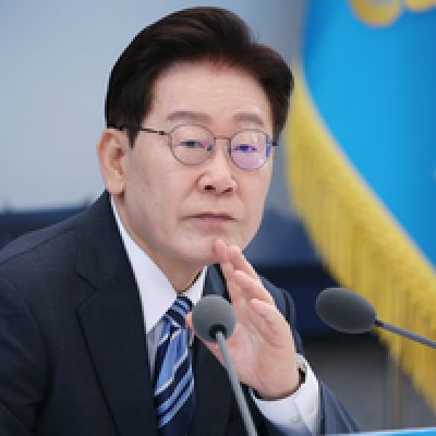 Lee calls for AI-led fight against fake news, bigger role for data ministry