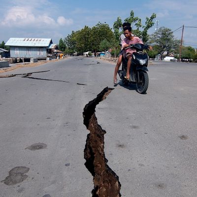 ‘Ring of Fire’ Magnitude 7.7 quake off the coast of Indonesia’s Flores Island… death toll rises to 47 [Photos]