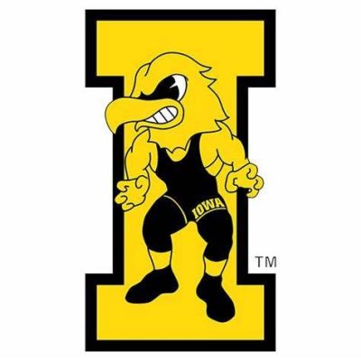 #7 Iowa men’s wrestlers come from behind to defeat #10 Michigan 19-17