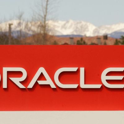 Oracle Stock Reverses Early 5% Surge: Shares Slide To ₹10,391 Despite Yesterday’s 121% Profit Jump