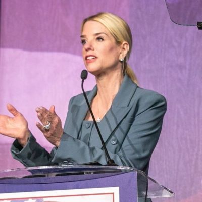 Bondi Binder Photo Sparks Allegations DOJ Tracked Congressional Epstein File Searches