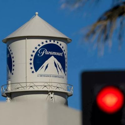 Paramount extends deadline on hostile Warner Bros bid to Feb 20 as Netflix’s all‑cash offer gains favour