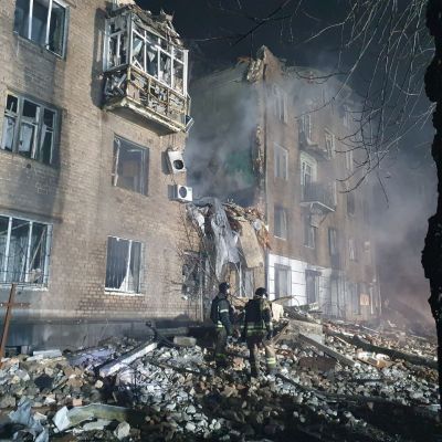 Ukraine war latest updates: Nearly 6,000 apartment buildings in Kyiv without heat following massive Russian strike (4)