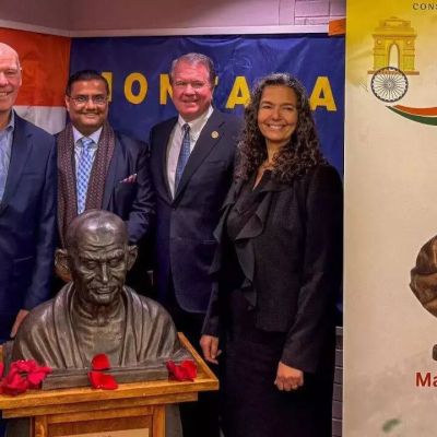 The First Bust of Mahatma Gandhi unveiled in Montana – The Times of India