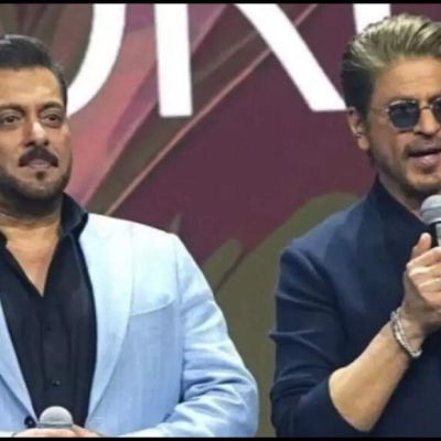 Shah Rukh Khan and Salman Khan return to Mumbai; fans and paparazzi surround the actors at airport | – The Times of India