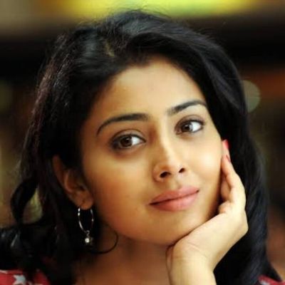 Shriya Saran says, ‘Meri poori family Modiji ki bhakt hai’ as he completes 25 years of his service to nation
