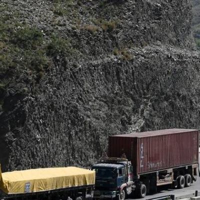 Eighteen killed as truck crashes in eastern Afghanistan