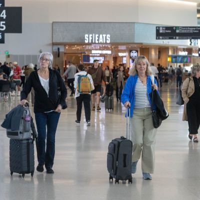 Many Calif. flights on chopping block at SFO, LAX as shutdown grows