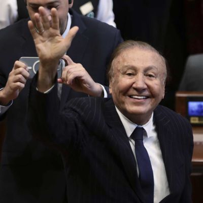 Real estate magnate who came close to winning Colombia’s presidential election dies from cancer