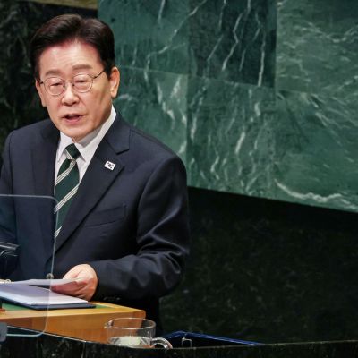 Lee urges US-NK dialogue for peace regime at UN speech