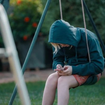 France sets an EU precedent by approving social media ban for children under 15