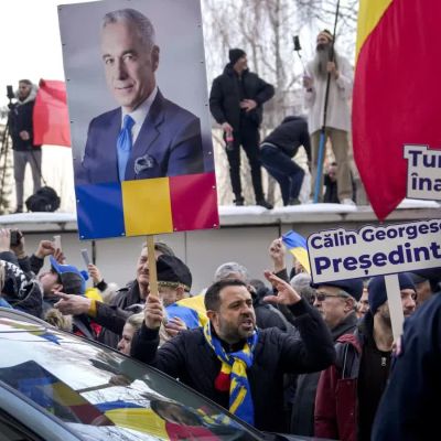 Romania detains pro-Putin far right candidate