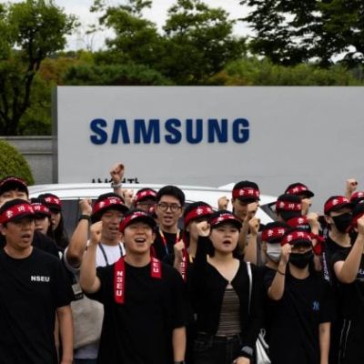 Samsung and labor union resume negotiations to avert massive strike