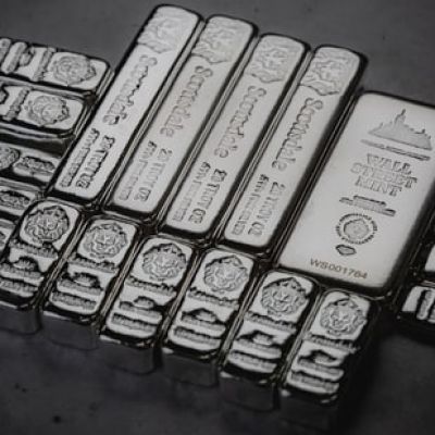 Silver rate jumps to a record ₹2.05 lakh/kg on tigher supply, gold up 0.13%