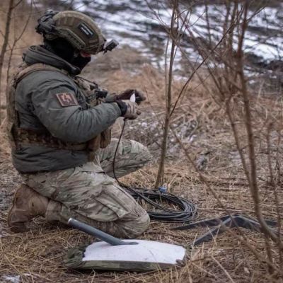 Starlink Restrictions Affect Ukraine's Military Operations Amid US-Ukraine Tensions: Reports