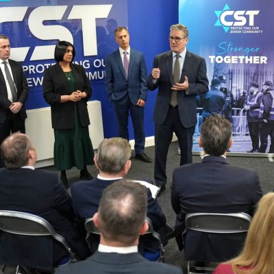 Starmer: Sadiq Khan is wrong, ‘from the river to the sea’ is an antisemitic chant – The Jewish Chronicle