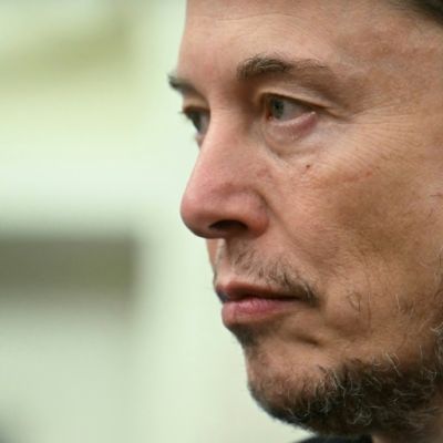 Elon Musk Offers to Pay TSA Salaries Amid Partial Government Shutdown: Musk Steps In as Airport Lines Grow