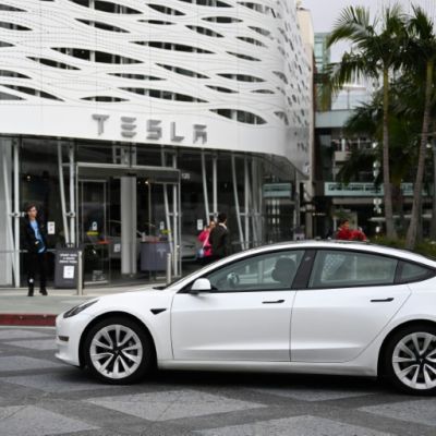 US Transition To Electric Vehicles Faces Delays