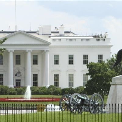 Trump hosts dinner for ballroom donors at White House