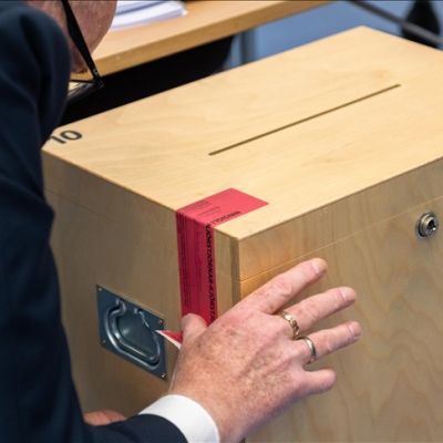 Iceland to hold referendum on continuing EU accession talks