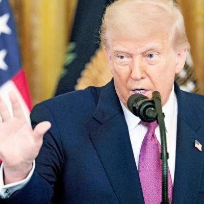 Trump’s Plane Makes U-Turn En Route To Davos After Tech Snag