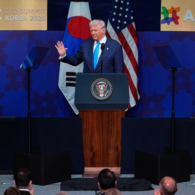 Trump visits South Korea as he attempts to secure billions in investment