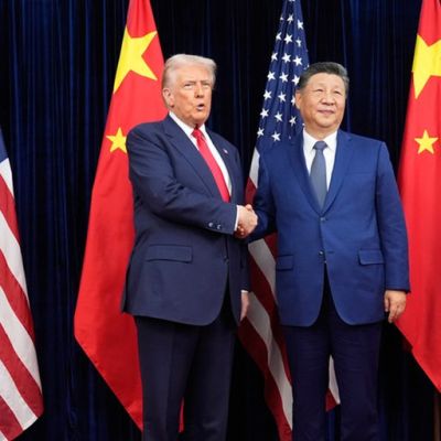 Trump, Xi meet in effort to resolve trade tensions sparked by US tariffs