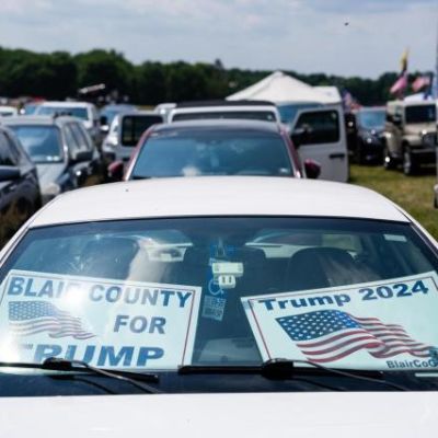 Trump Is Rushed Offstage During Rally in Pennsylvania After Sounds Like Shots